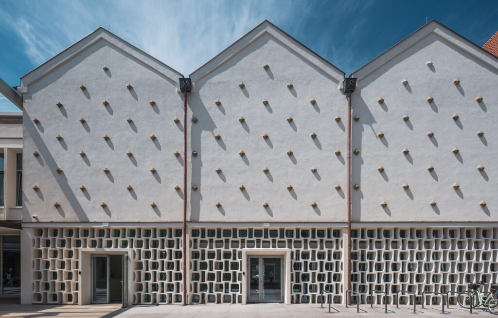 Galeria Miejska Arsenał — zaprojektuj i wybuduj, DEMIURG