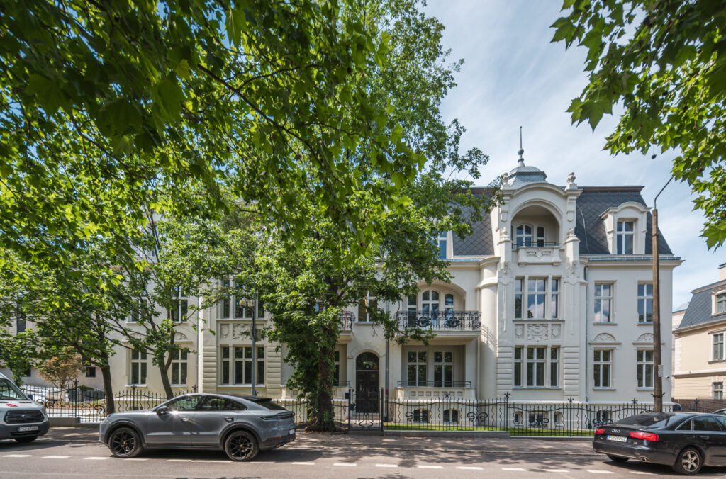 Kamienica przy Wieniawskiego — zaprojektuj i wybuduj, DEMIURG